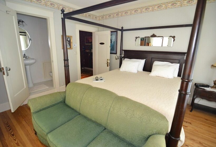 ホテル Far View   A Bed & Breakfast Estate