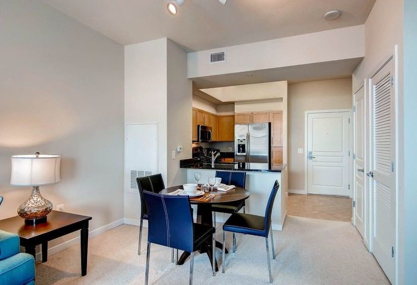 هتل Global Luxury Suites at Metropolitan South