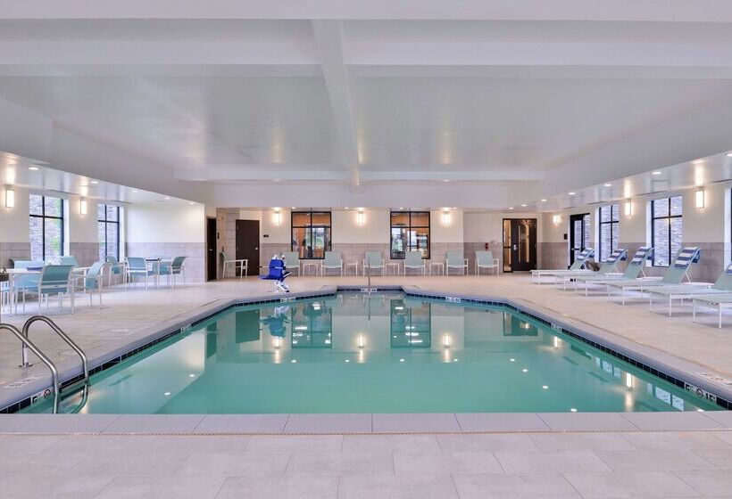 هتل Homewood Suites By Hilton Des Moines Airport