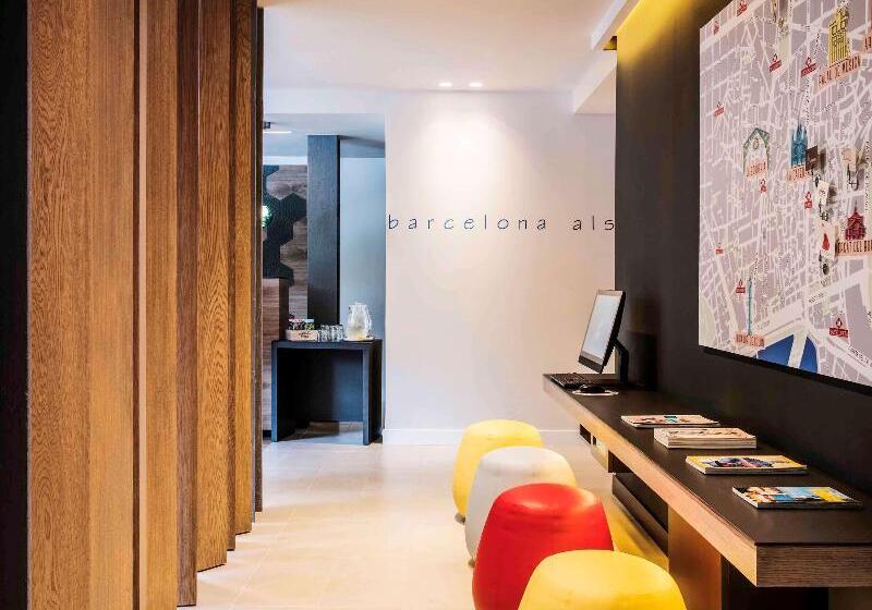 Отель Ibis Styles Barcelona Centre