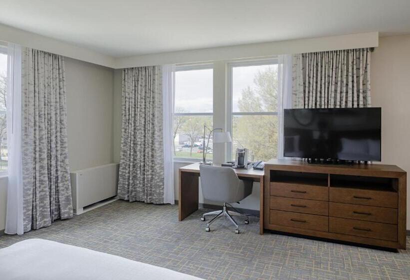 호텔 Madison & Shenandoah Conference Ctr