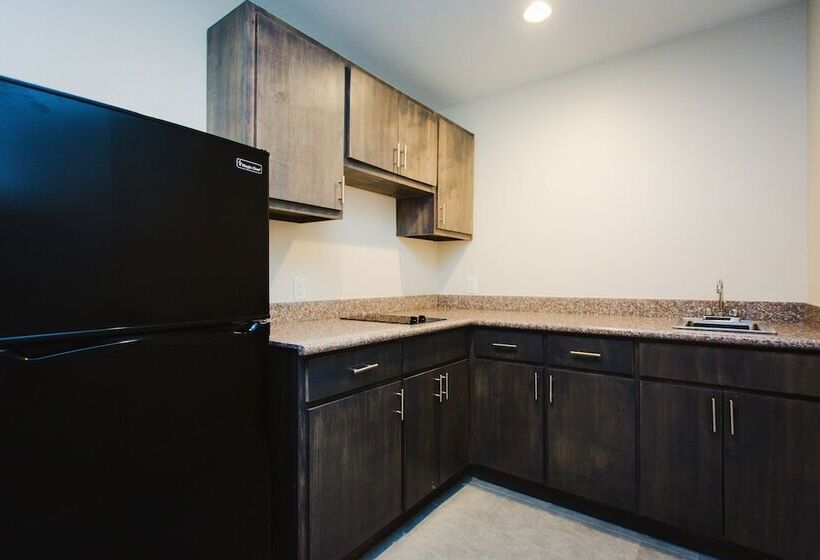 هتل Scottish Inn & Suites  Atascocita