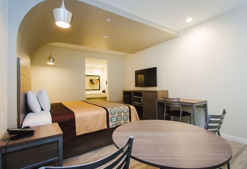 هتل Scottish Inn & Suites  Atascocita