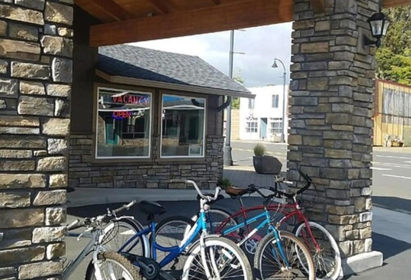 호텔 The Waldport Inn
