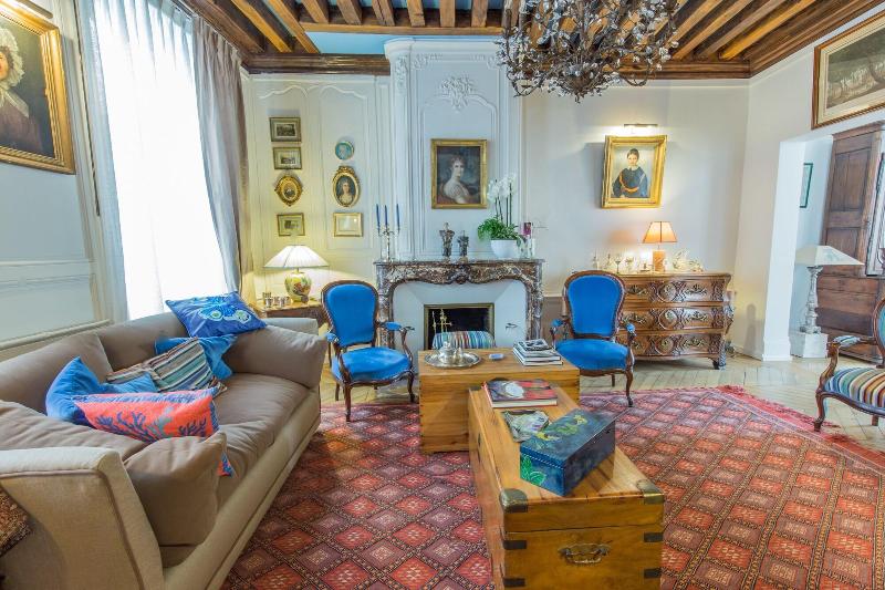 בית מלון כפרי Zenbreak Suite Hemingway