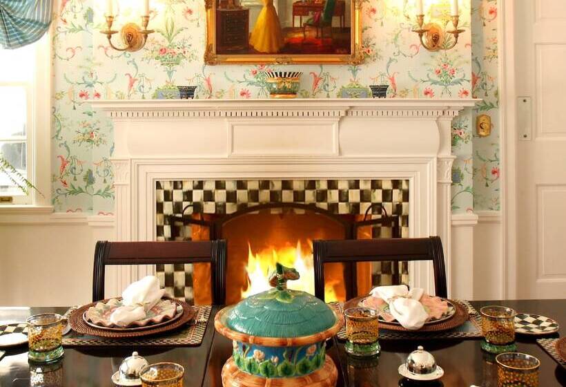 فندق 10 Fitch Luxurious Romantic Inn