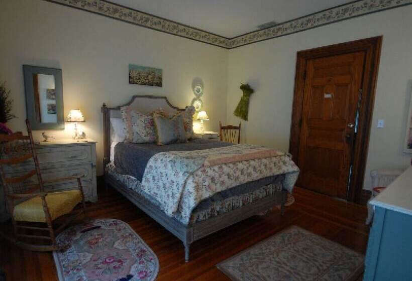 هتل Circular Manor Bed And Breakfast