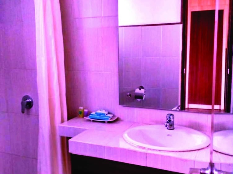 هتل Cirebon Waterland