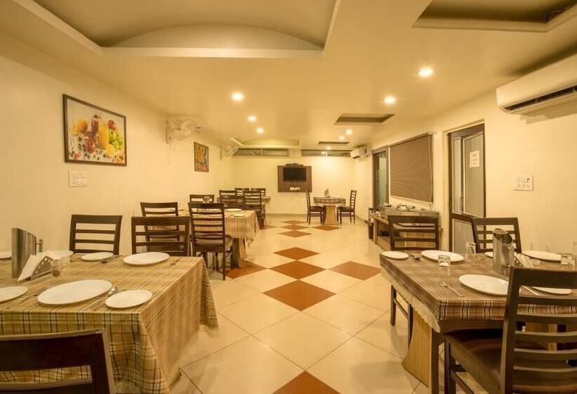 בית מלון כפרי Elite Suites Mint Gomti Nagar
