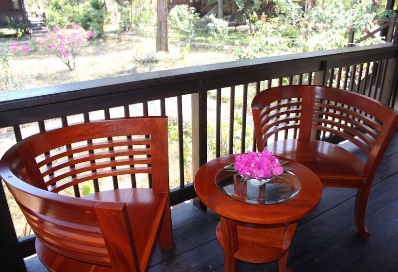 هتل Puri Komodo Resort