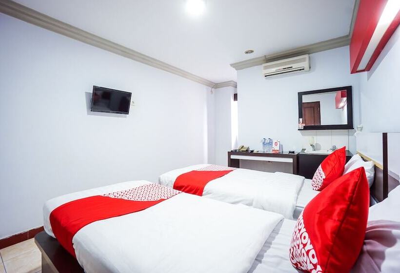 هتل Riverside Manado