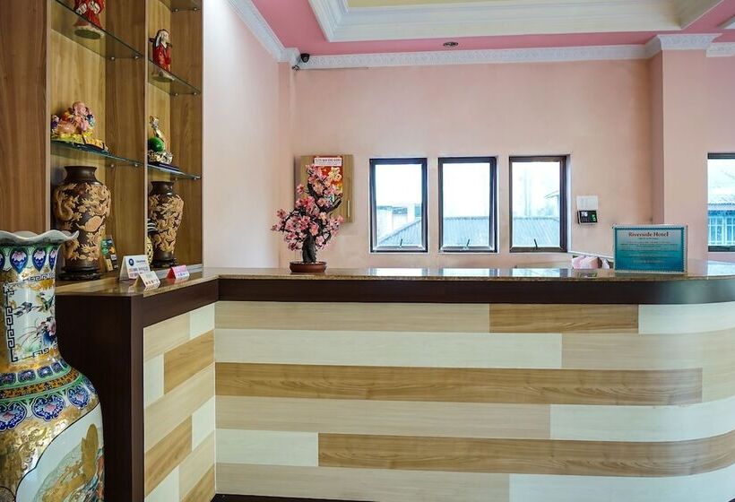 هتل Riverside Manado
