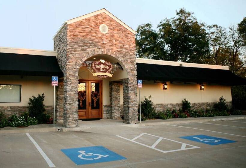 فندق Two Hearts Inn