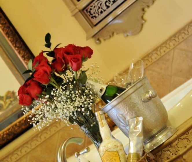 فندق Two Hearts Inn