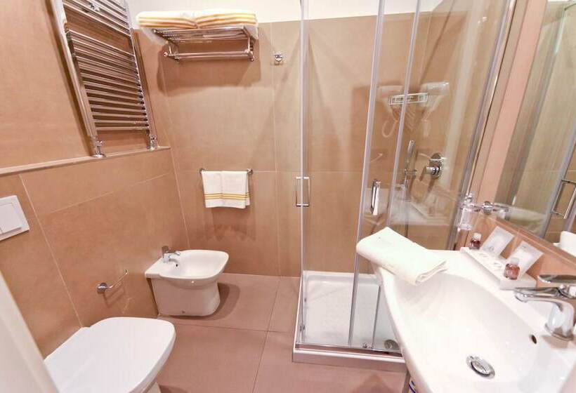 هتل 7th Floor Suite