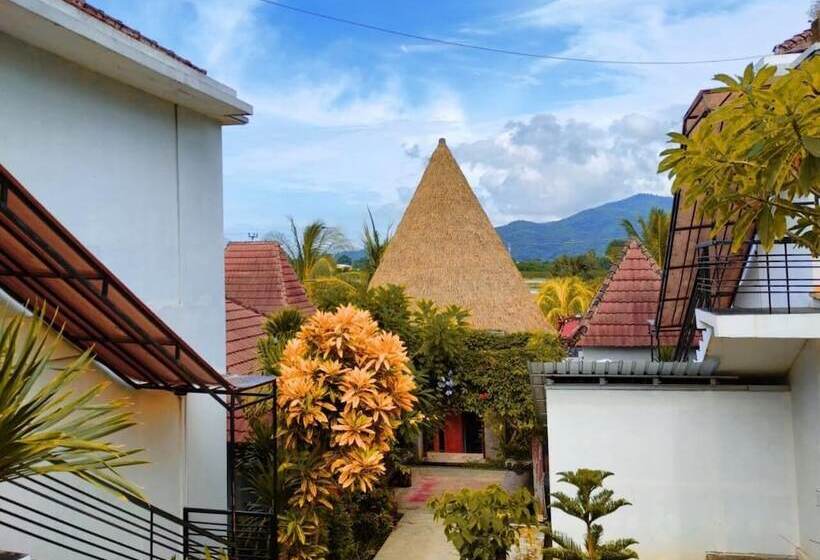 هتل Exotic Komodo