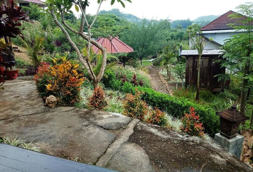 هتل Exotic Komodo