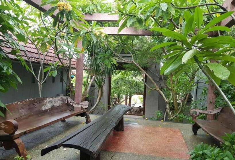 هتل Exotic Komodo