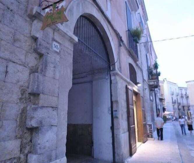 هتل Saint Patrick Guest House