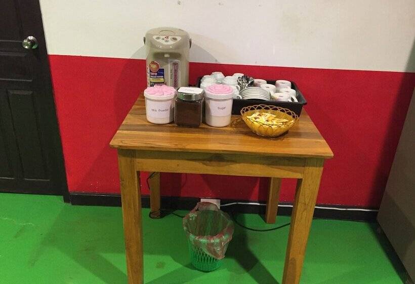 هتل Y Not Laos Hostel