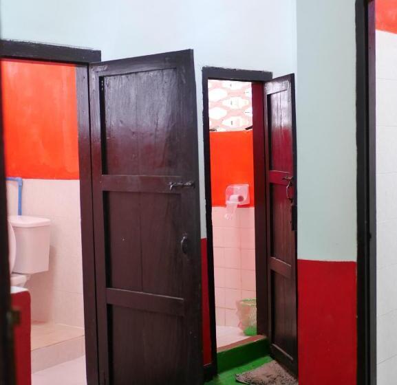 هتل Y Not Laos Hostel