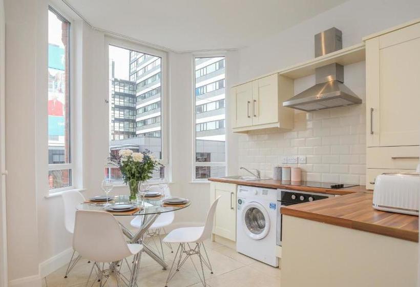 בית מלון כפרי Central Belfast Apartments: 7 Camden Street