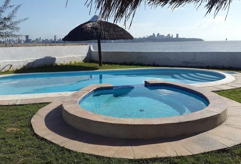 בית מלון כפרי Catembe Beach Lodge