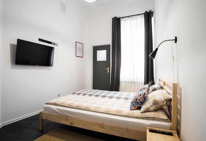 هتل Hostel Likehome