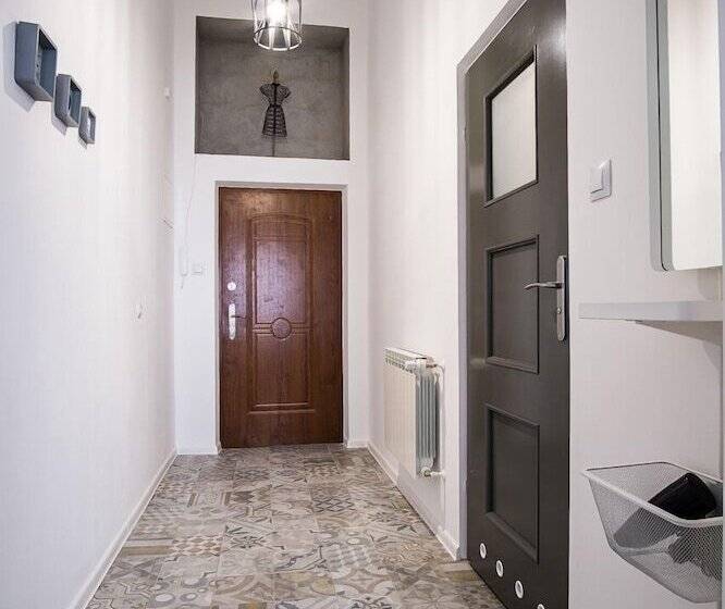 هتل Hostel Likehome