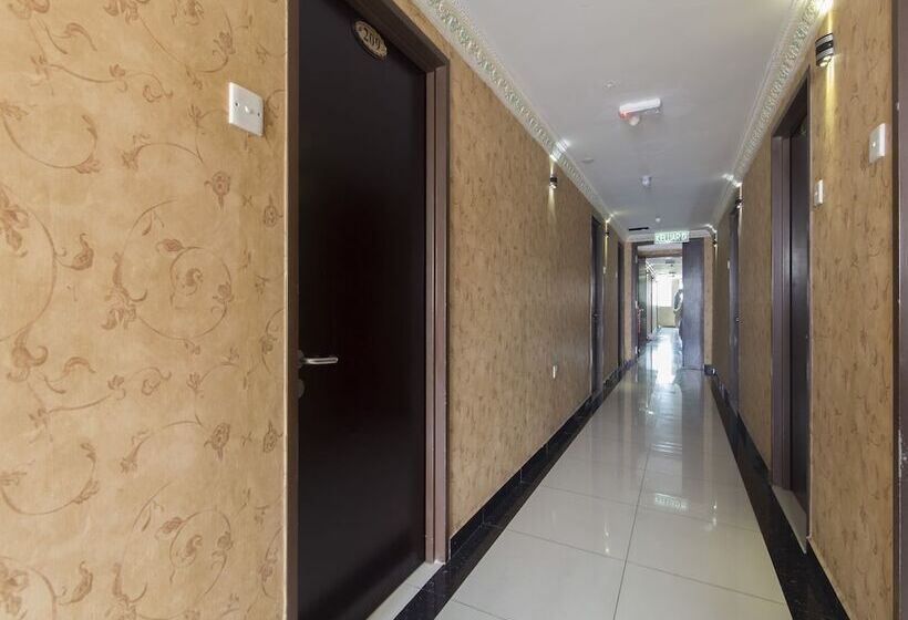 فندق Lebuh Queen City