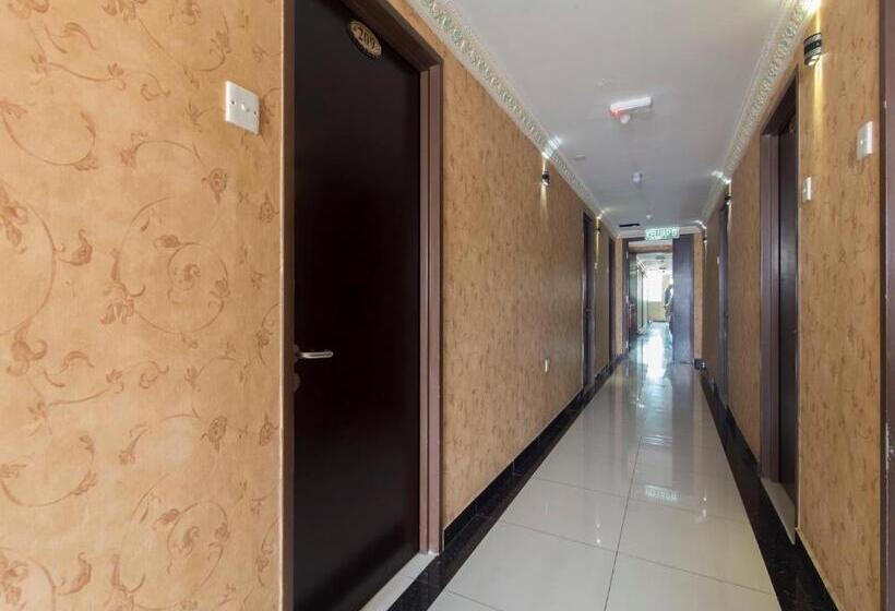 فندق Lebuh Queen City