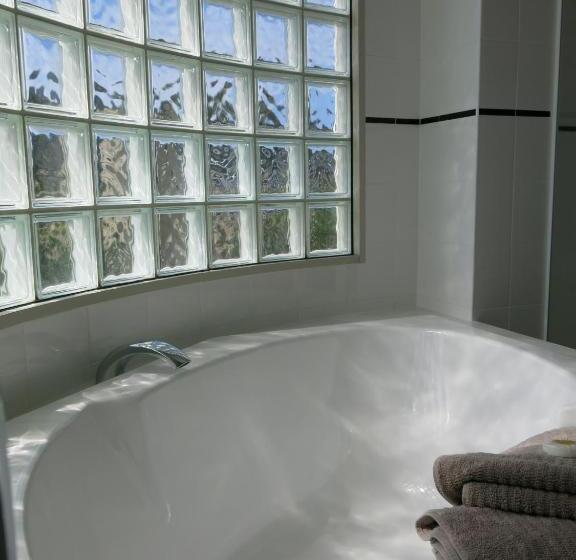 호텔 Ocean Breeze Resort Pauanui