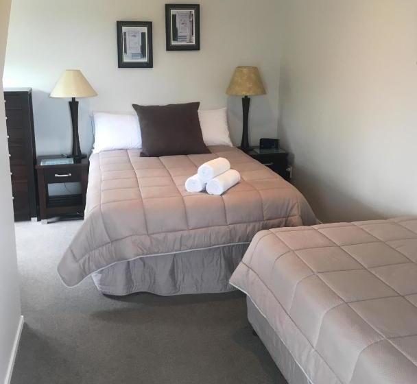 هتل Top Of The Bay