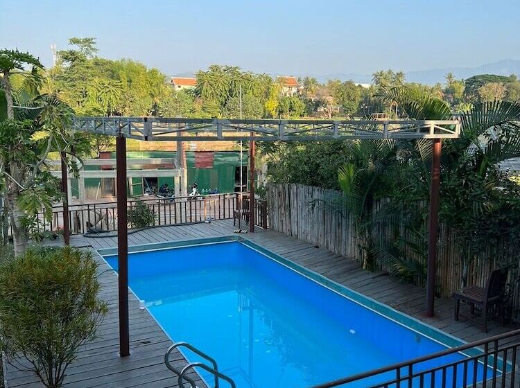هتل Villa Namkhan River