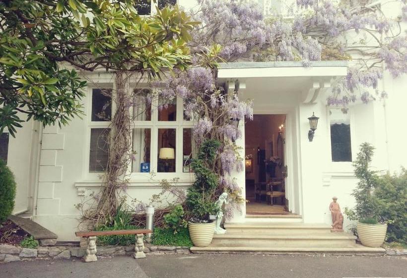 فندق Haldon Priors