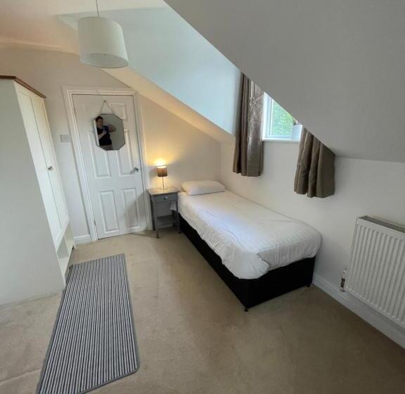 هتل Haymills Guesthouse