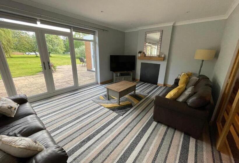 هتل Haymills Guesthouse