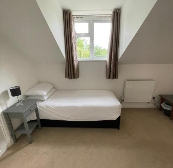 هتل Haymills Guesthouse