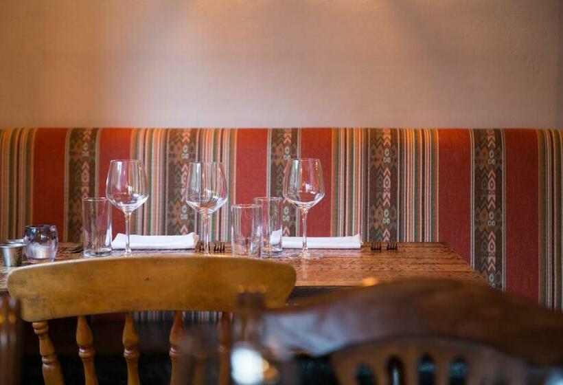 فندق King John Inn