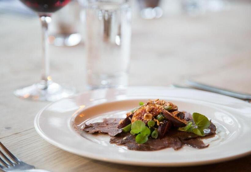 فندق King John Inn