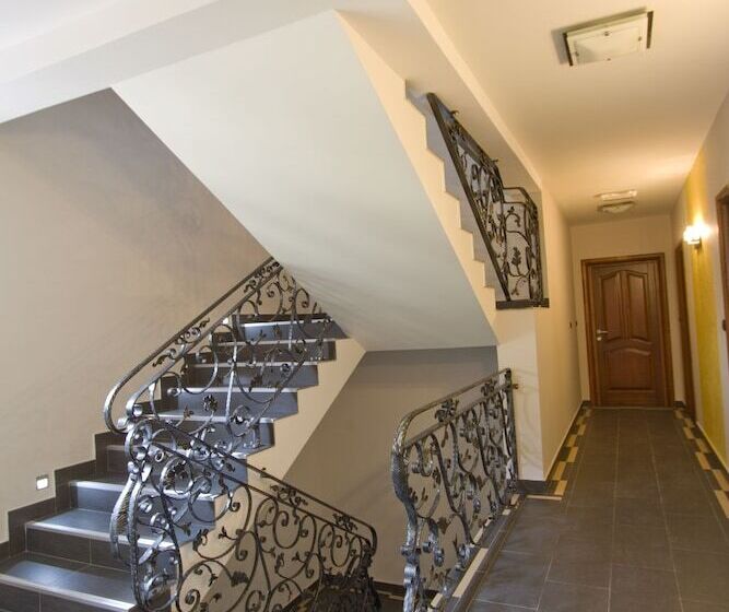 هتل Vila Barović And Spa