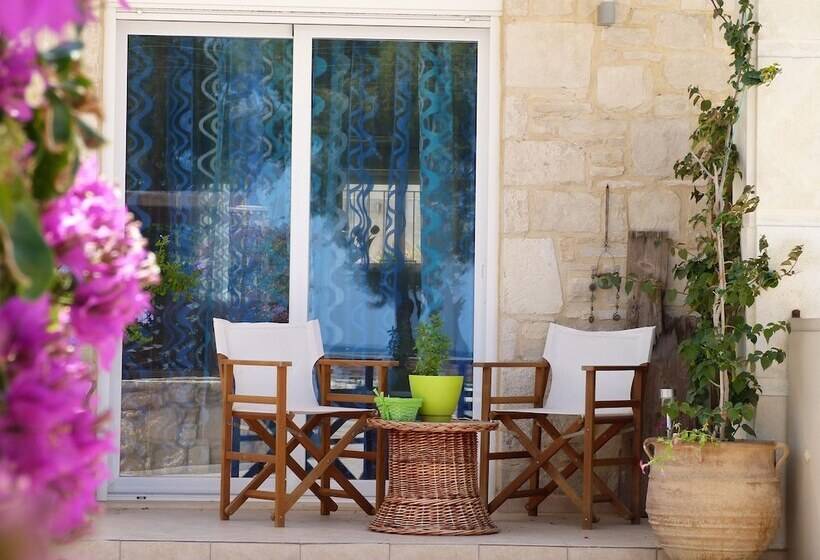فندق Azure Beach