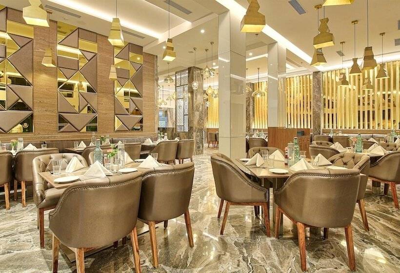 בית מלון כפרי Golden Tulip Essential Jaipur