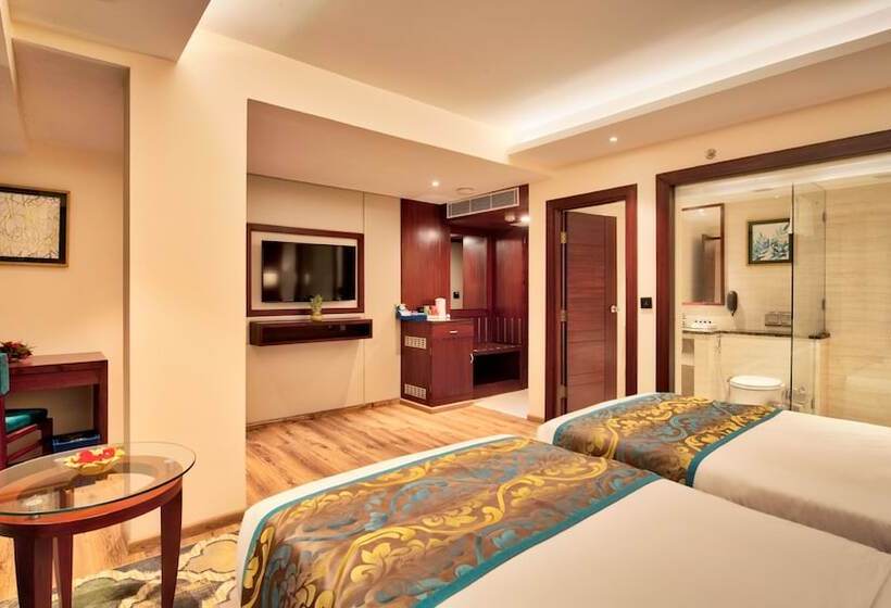 בית מלון כפרי Golden Tulip Essential Jaipur