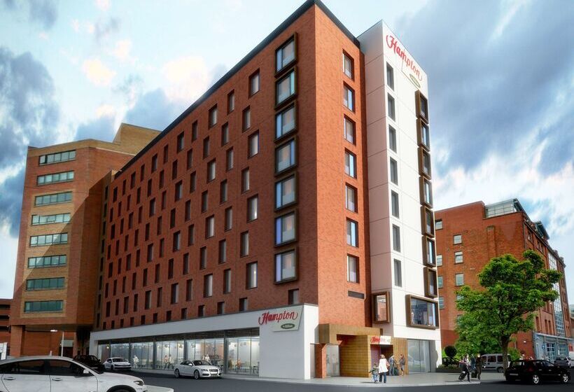 בית מלון כפרי Hampton By Hilton Belfast City Centre