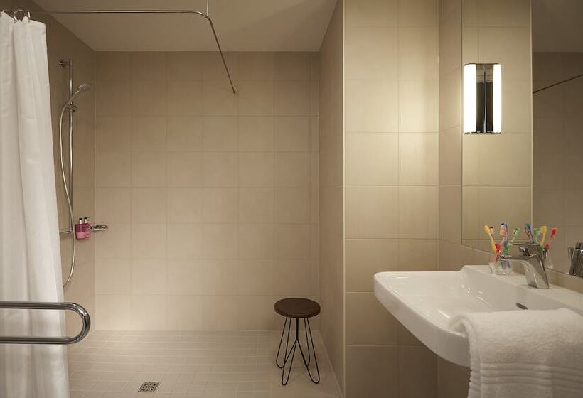 בית מלון כפרי Moxy Glasgow Merchant City