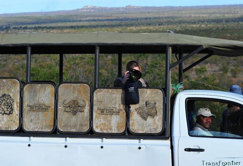 בית מלון כפרי Mtomeni Safari Camp