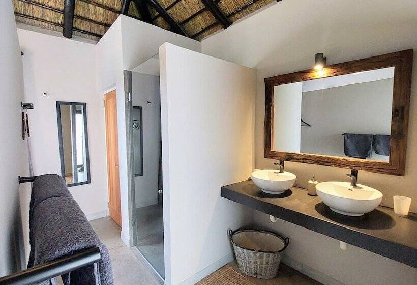 فندق The Baobab Bush Lodge, No Self Catering