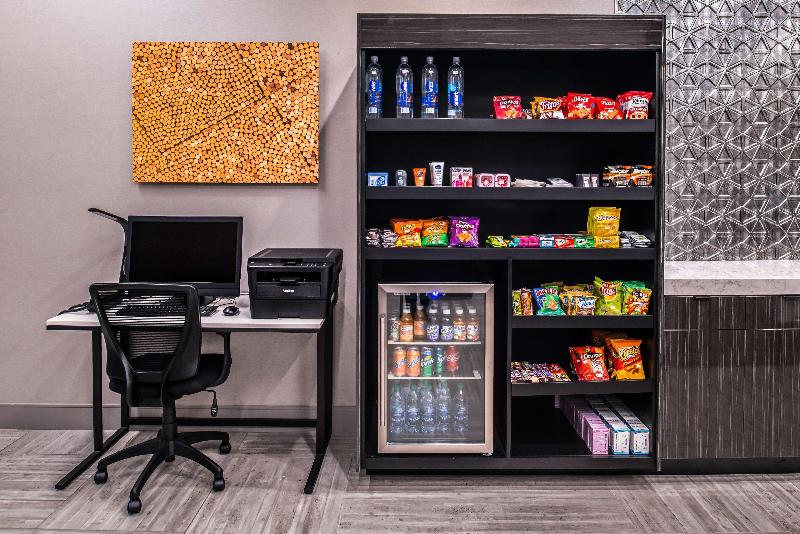 Best Western Plus Temecula Wine Country Hotel & Suites