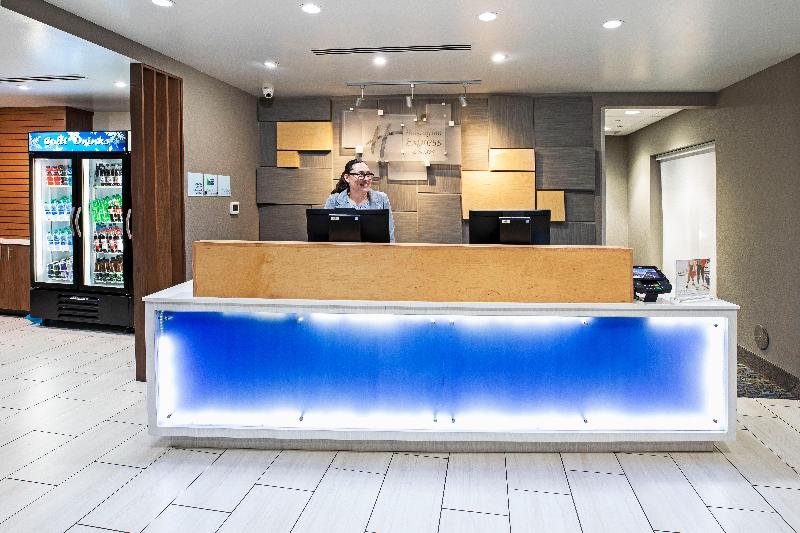 בית מלון כפרי Holiday Inn Express & Suites Tulsa South   Woodland Hills, An Ihg